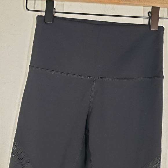 Zyia Active Black Luxe Camo Mesh 7/8 Leggings 0 - Picture 4 of 11